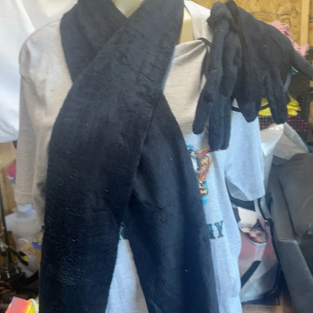 Women’s Scarf with‎ Gloves